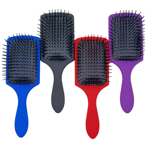 Brosse demelante dans une forme rectangulaire